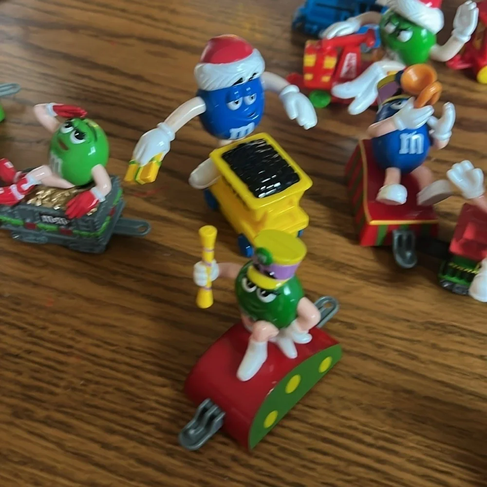 ❤️ Vintage 1990's LOT Of 17 M&M's Christmas TRAINS Toys Series 1 Complete Set